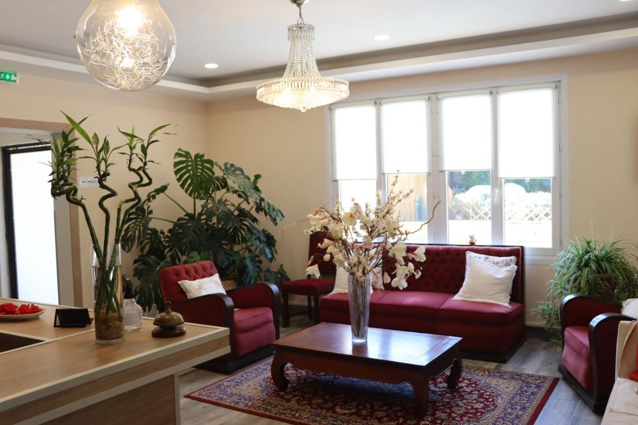 Hotel Rose des Pyrénées à Belvianes-et-Cavirac Extérieur photo